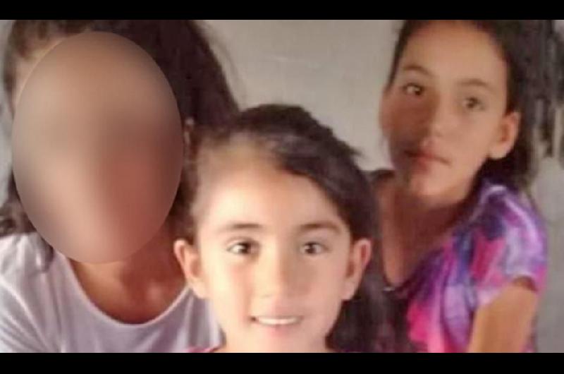 Encontraron a Camila y Luciana las nenas que se habiacutean perdido en el monte