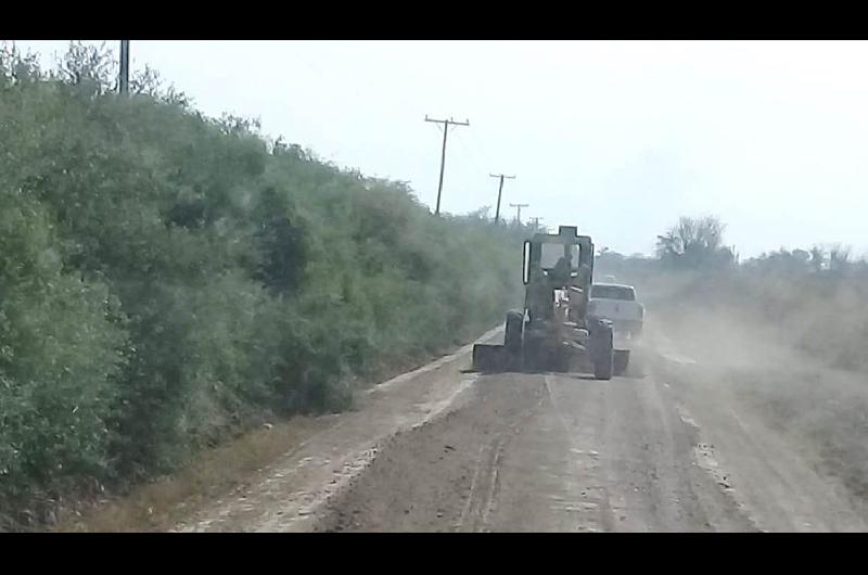 Comuna y Vialidad trabajan en el acondicionamiento de caminos en Cantildeada Escobar