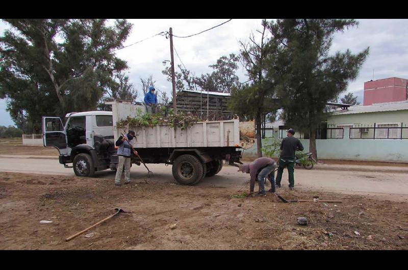 Profundizan operativos de limpieza en espacios puacuteblicos de Colonia El Simbolar