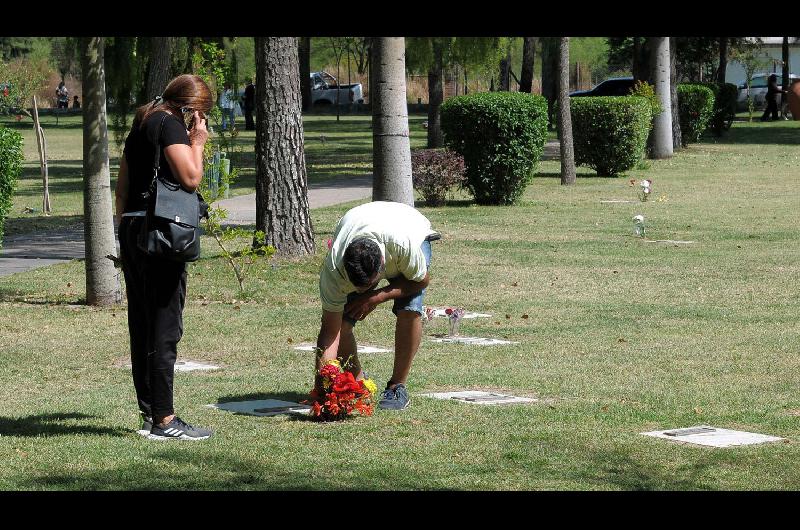 Instan a todos los ciudadanos a tomar los recaudos al momento de asistir durante esta jornada a los cementerios