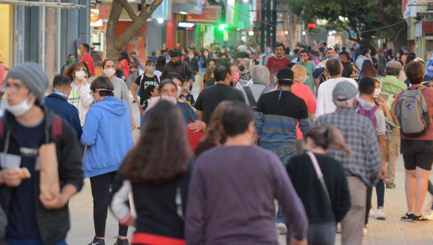 Soacutelo por hoy de 8 a 24 no rige la limitacioacuten departamental para circular en la provincia