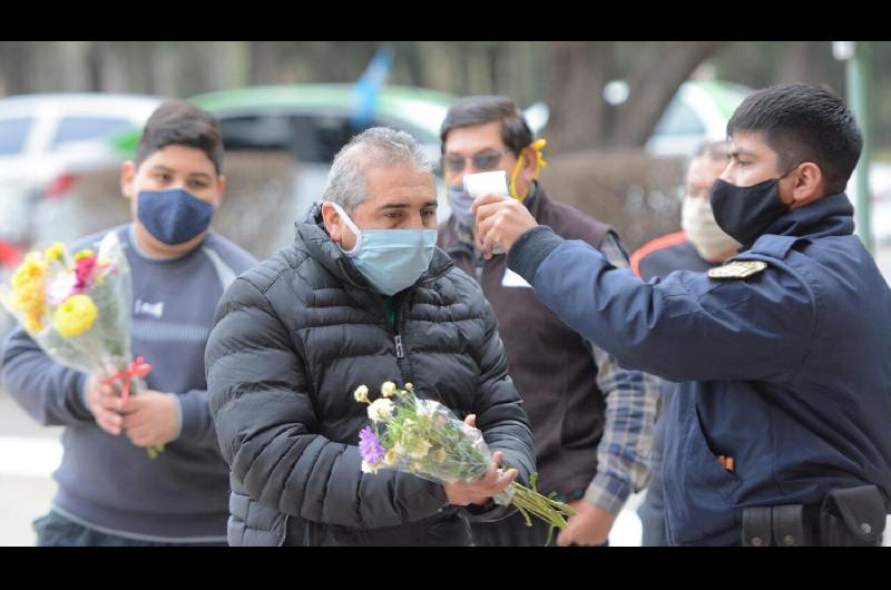 Diacutea del Padre- estrictos controles en los cementerios para cumplir con el distanciamiento