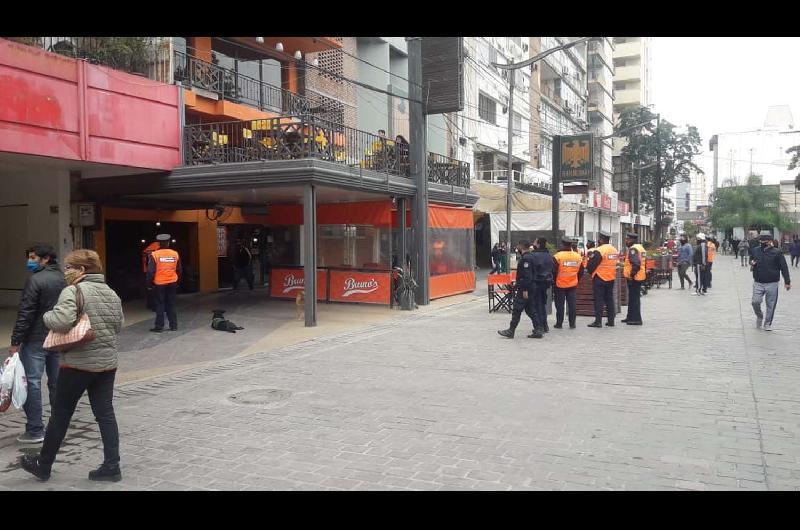 Evacuaron un bar ceacutentrico por una fuga de gas