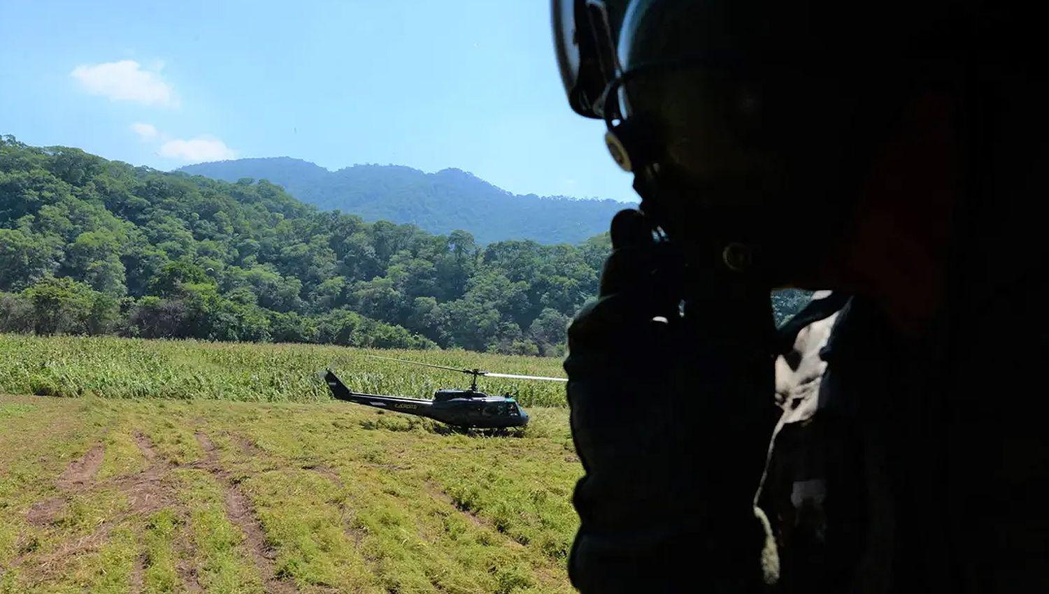 Despliegue de tropas del Regimiento de Cazadores de Monte de Tartagal en la zona de Salvador Mazza en la conflictiva frontera con Bolivia