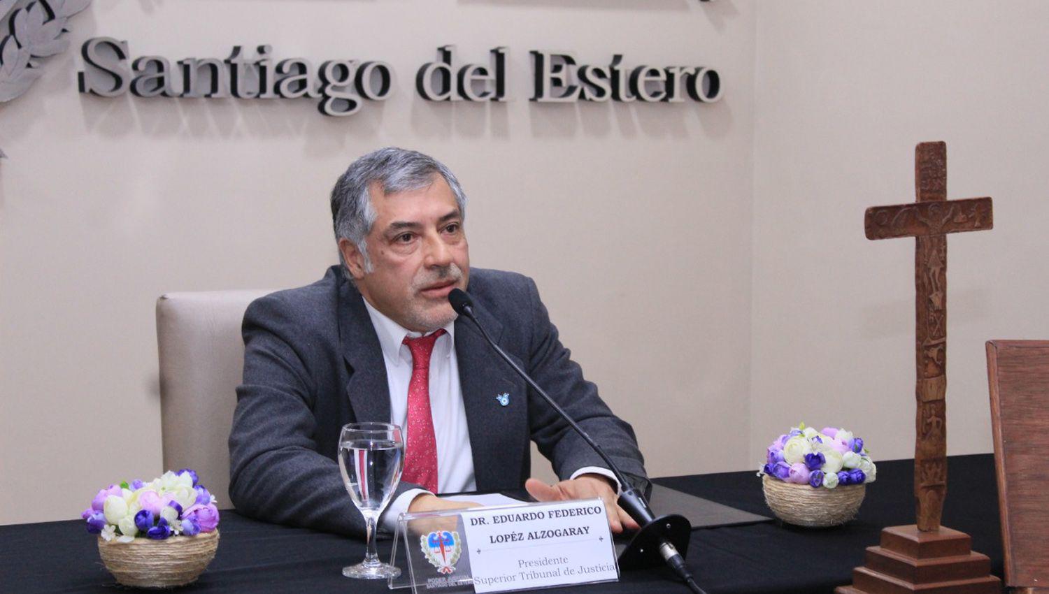 El Dr Loacutepez Alzogaray tomoacute juramento a nuevos integrantes del Consejo de la Magistratura