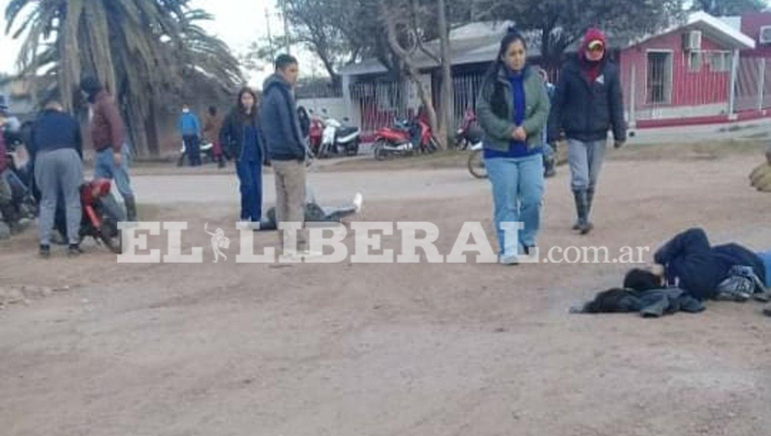 IMAacuteGENES  Antildeatuya- tres heridos por choque de motos