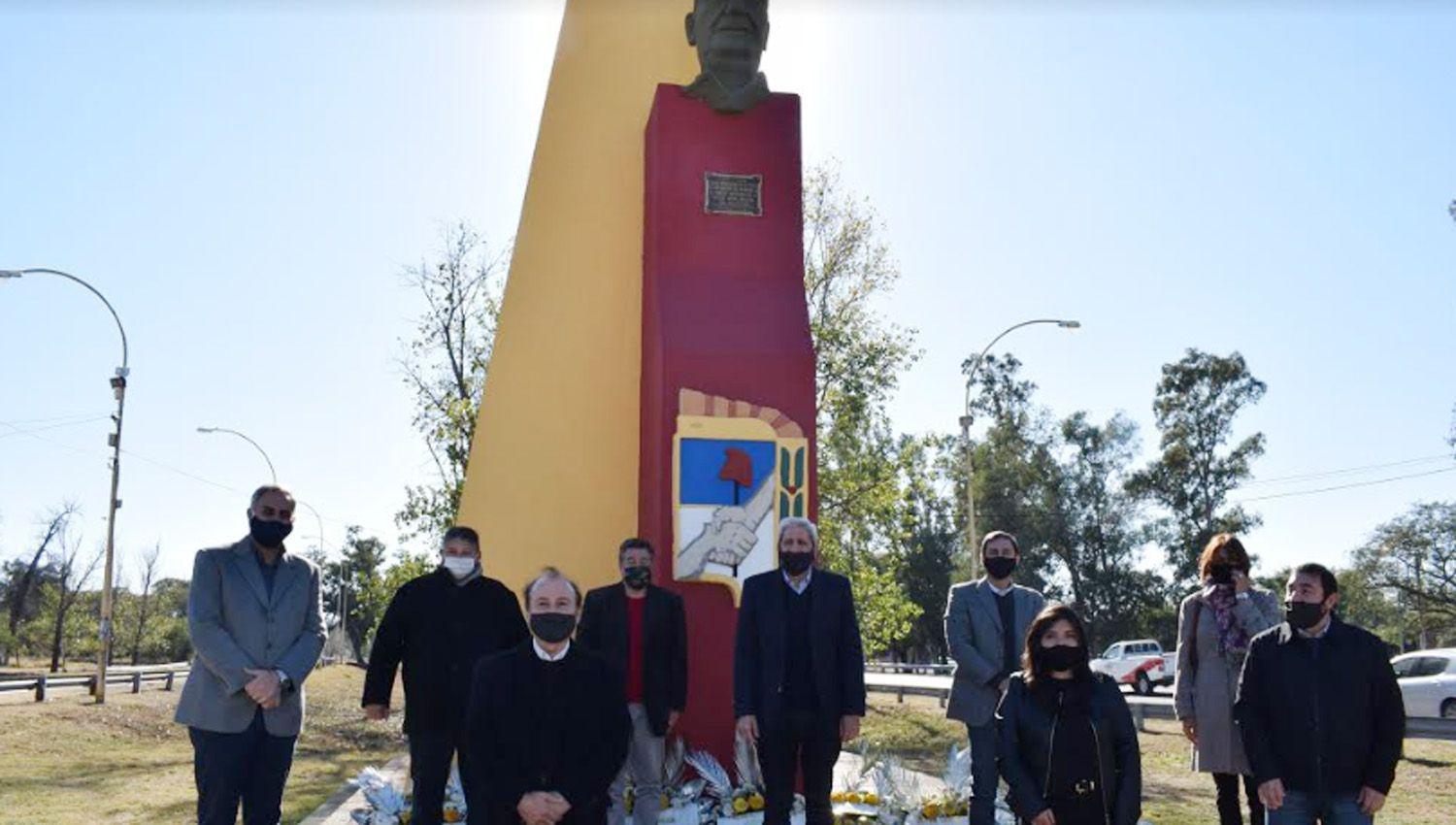 El PJ santiaguentildeo conmemoroacute el 46deg aniversario del fallecimiento de Peroacuten