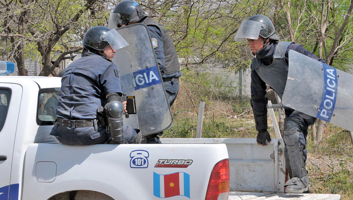 Uniformados allanaron y detuvieron a los dos amigos en Los Telares Est�n alojados en la Comisaría local y hoy serían indagados