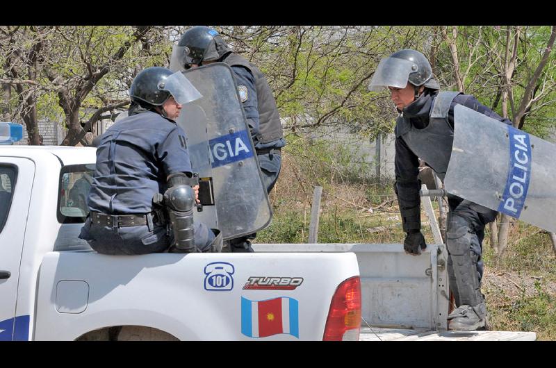 Uniformados allanaron y detuvieron a los dos amigos en Los Telares Est�n alojados en la Comisaría local y hoy serían indagados