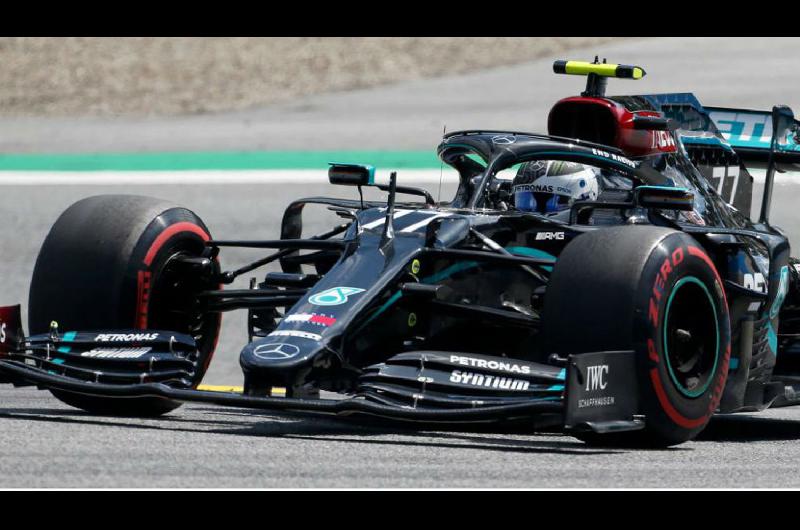 Valtteri Bottas se quedoacute con la pole position en la primera carrera del 2020