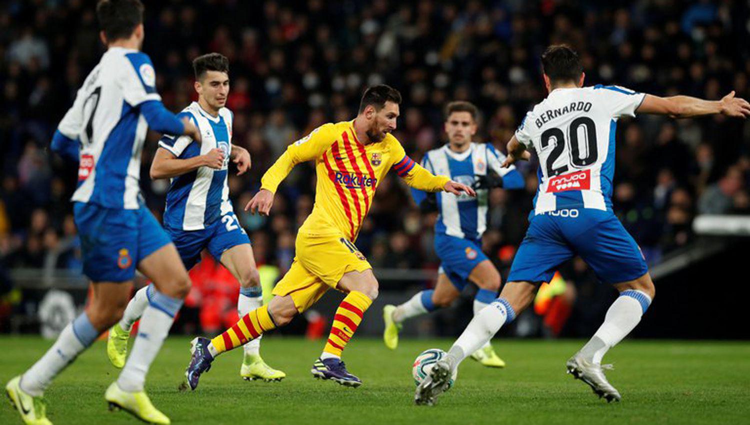 El Barcelona recibe al Espanyol buscando acercarse a la cima