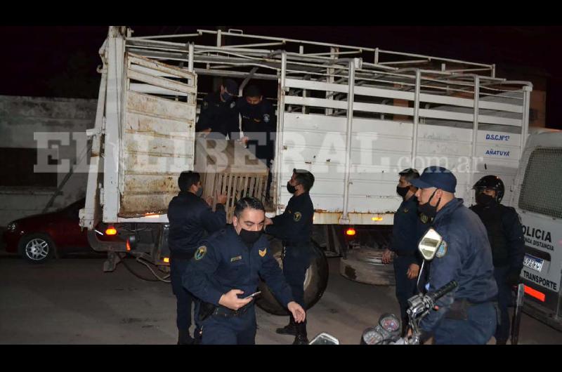 Redada policial en una rintildea de gallos