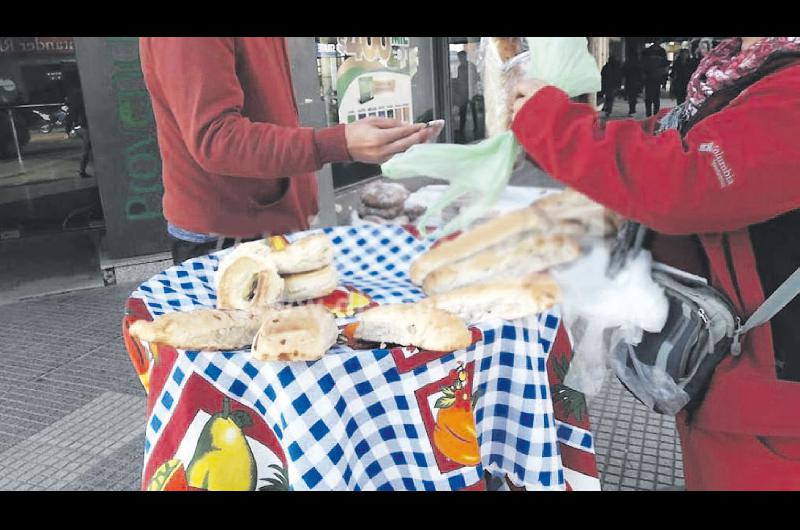 Desde el Centro de Panaderos señalan que hay un fuerte incremento de la venta ilegal de panificados