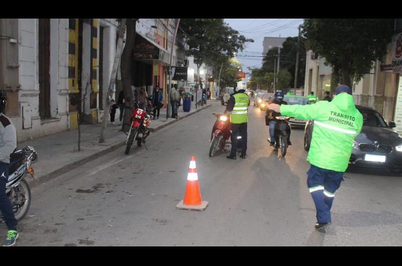 La Capital mantiene el control del cumplimiento del protocolo para circular en vehiacuteculos