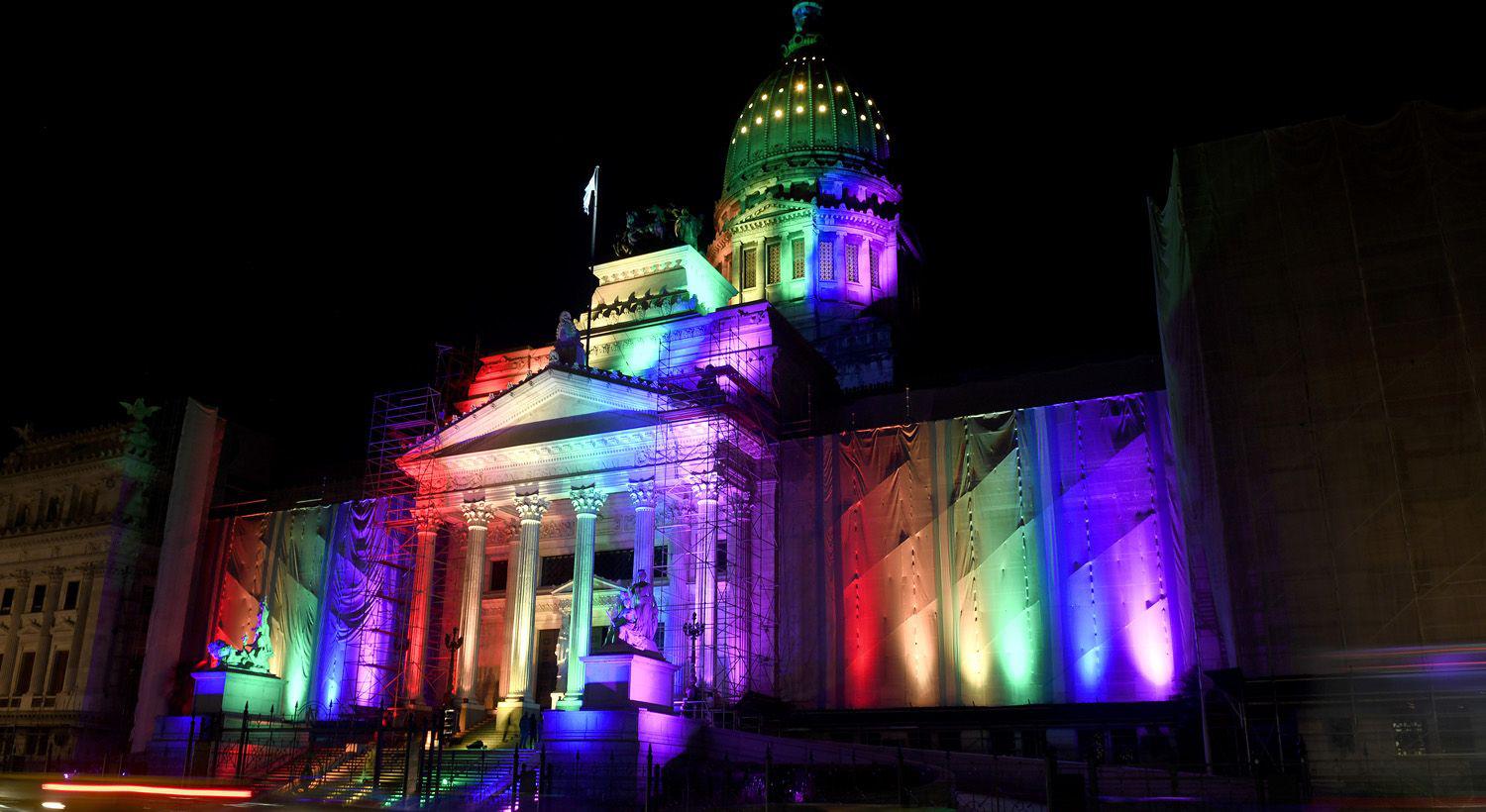 Por primera vez el Congreso se ilumina con los colores de la diversidad