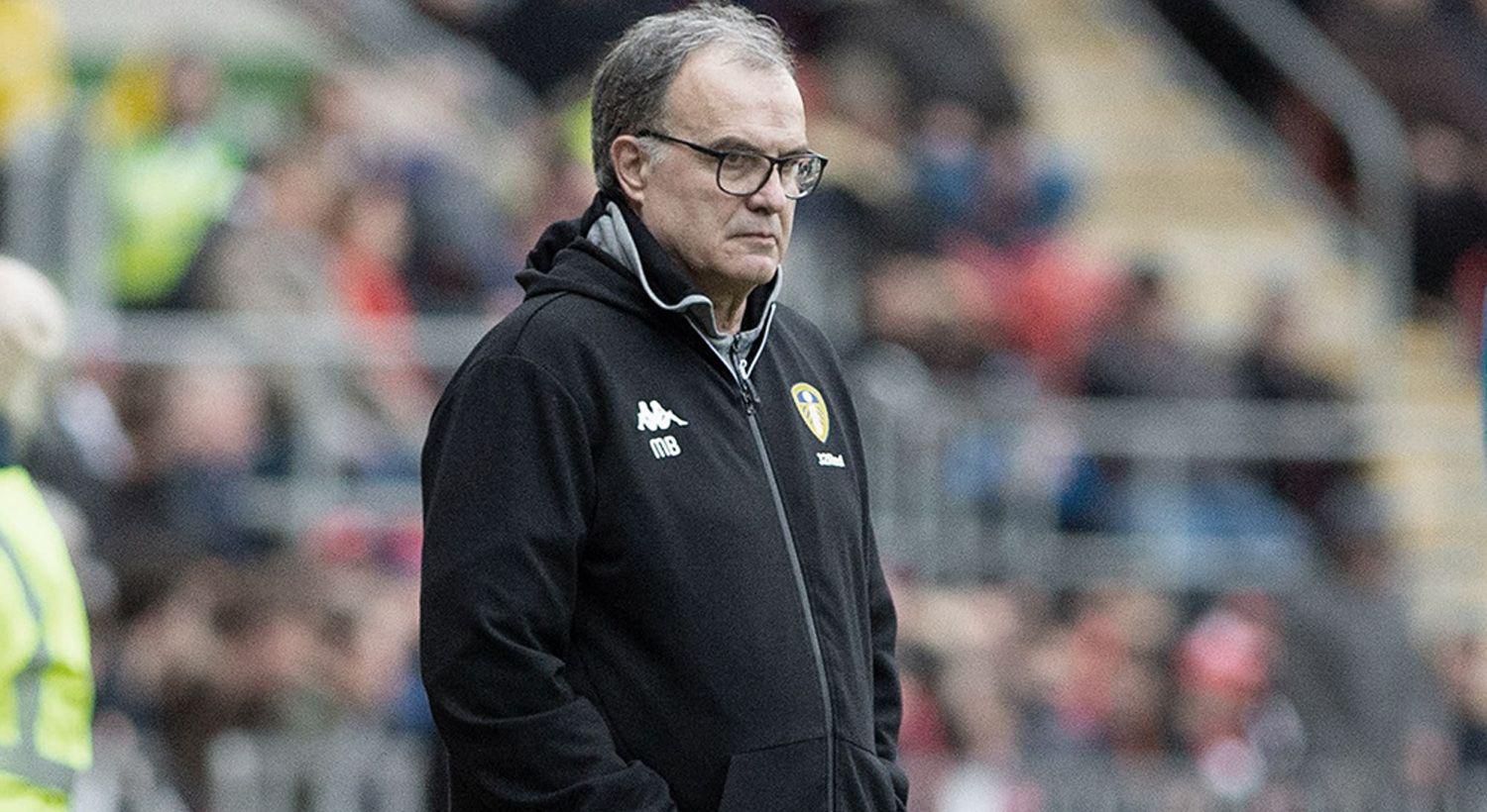 Leeds de Bielsa recibe al colista Barnsley con la intencioacuten de acercarse al ascenso