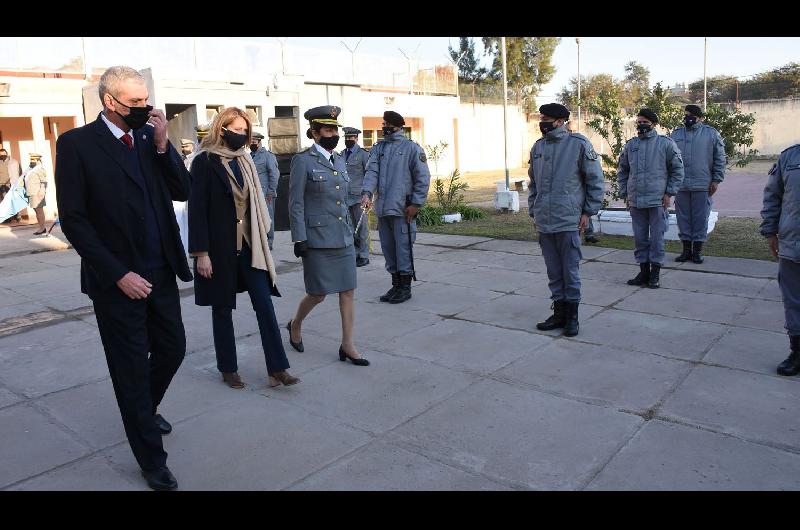 La ministra de Justicia encabezoacute el acto por el Diacutea del Agente Penitenciario