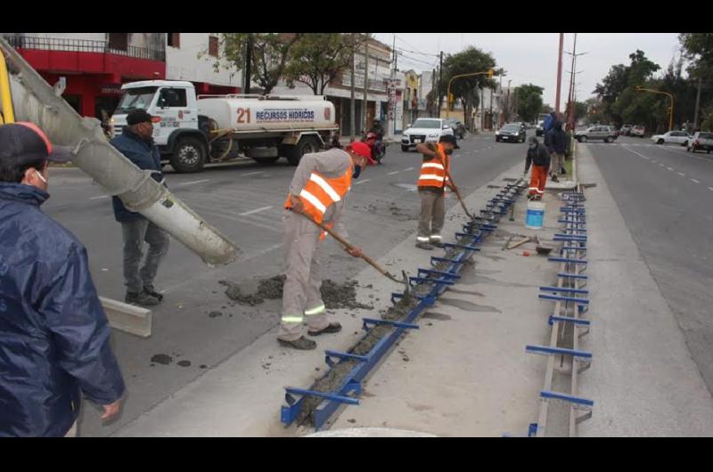 La Municipalidad cerroacute cruces de vehiacuteculos en avenida Belgrano para dar mayor seguridad