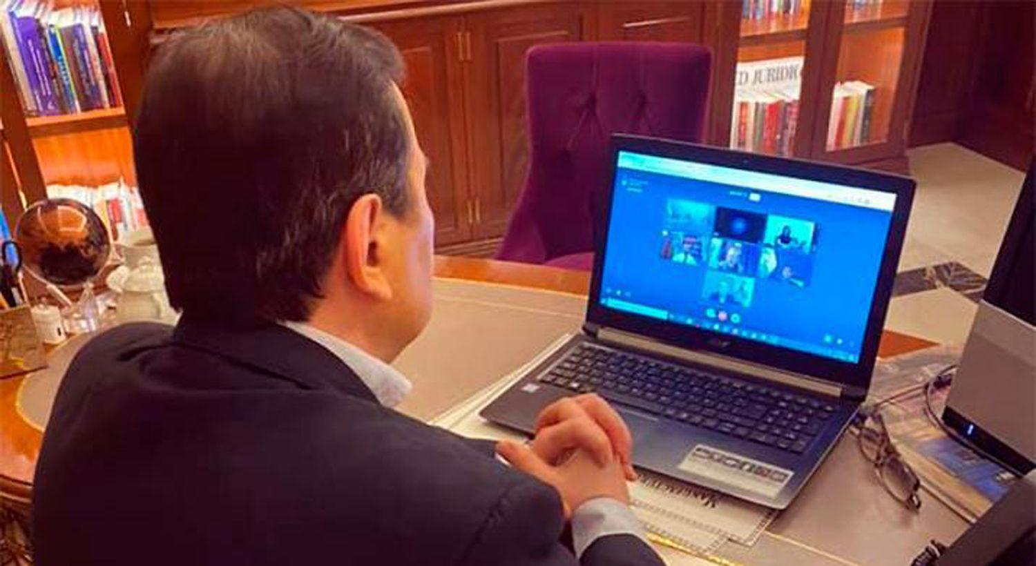 El gobernador mantuvo una reunioacuten virtual con Guzmaacuten Kulfas y Wado de Pedro