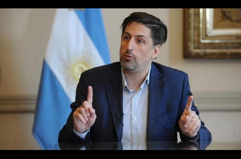 La medida fue acordada por el ministro de Educación Nicol�s Trotta (foto) y los cinco gremios nacionales del sector