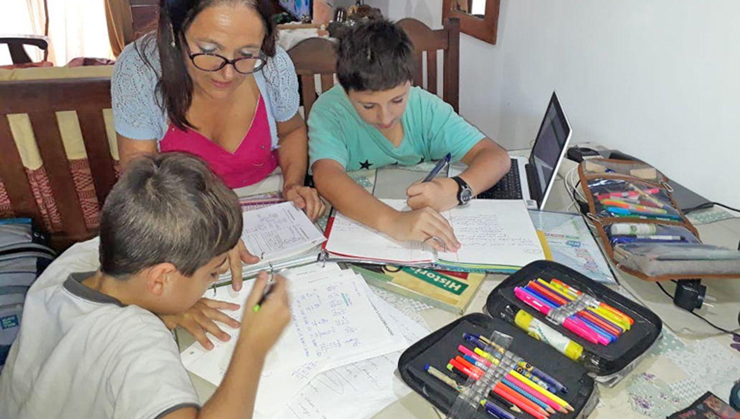 Recomiendan dejar de hablar de padres docentes y directivos y nombrarlos como comunidades educativas en su totalidad