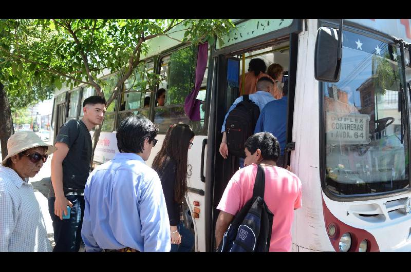 Cambios de ubicacioacuten en paradas de colectivos urbanos