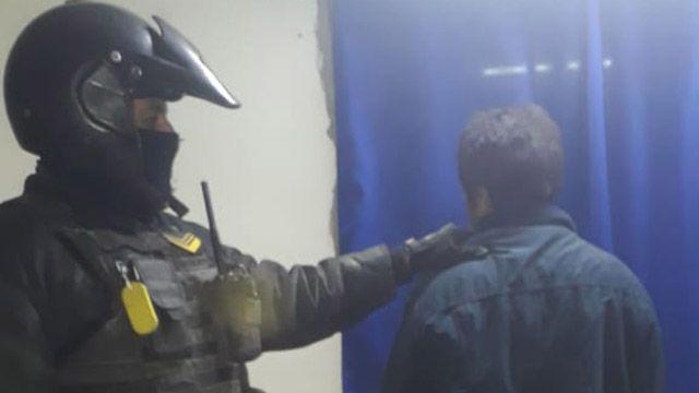 Tras un raacutepido procedimiento la policiacutea recuperoacute teleacutefonos celulares y detuvo al presunto ladroacuten