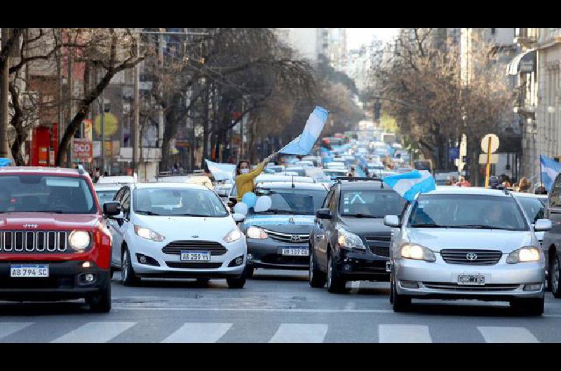 Movilizacioacuten en varias ciudades del paiacutes contra la reforma judicial