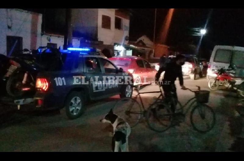 Bandera- cuatro joacutevenes que violaban la cuarentena fueron detenidos por la policiacutea