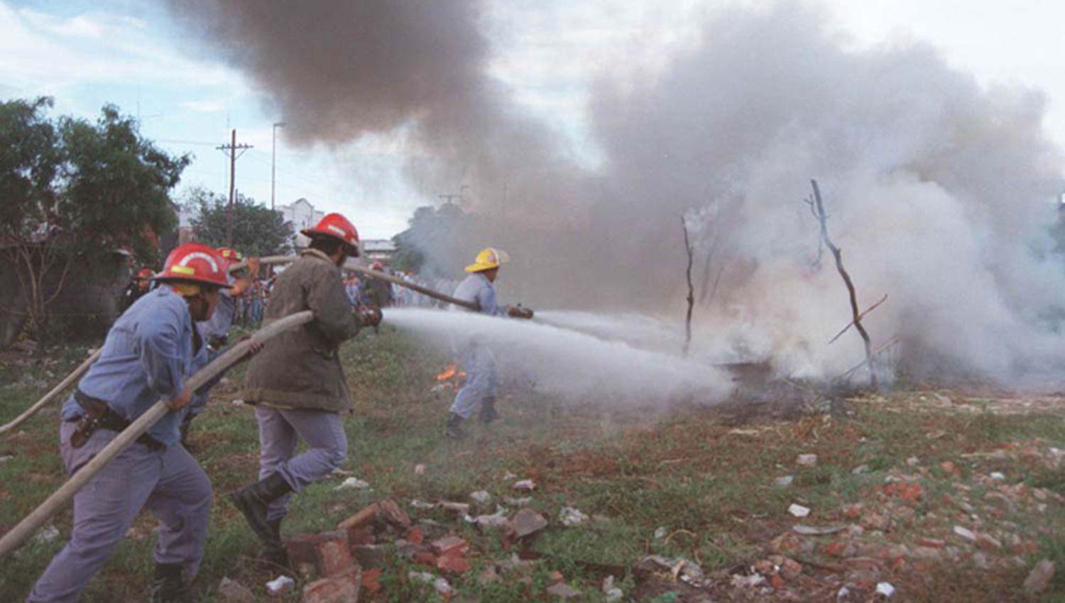 Vegetación extremadamente seca vientos intensos y
desconocimiento generan incendios que se tornan incontrolables