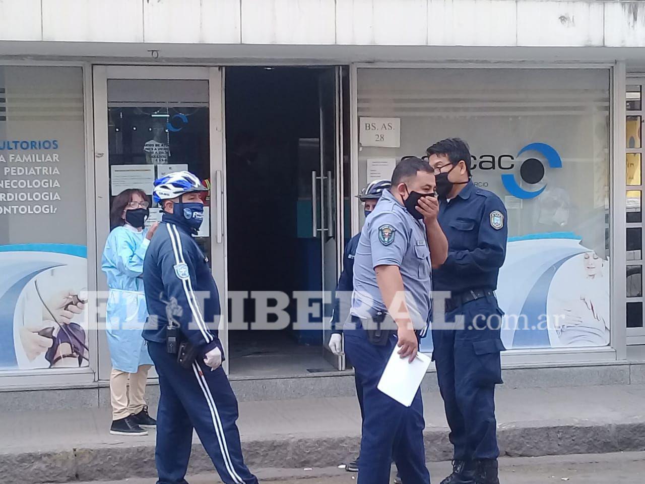 VIDEO E IMAacuteGENES  Barrio Centro- activaron el protocolo sanitario Covid-19 en la sede de Osecac