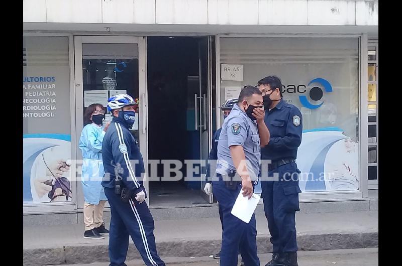 VIDEO E IMAacuteGENES  Barrio Centro- activaron el protocolo sanitario Covid-19 en la sede de Osecac