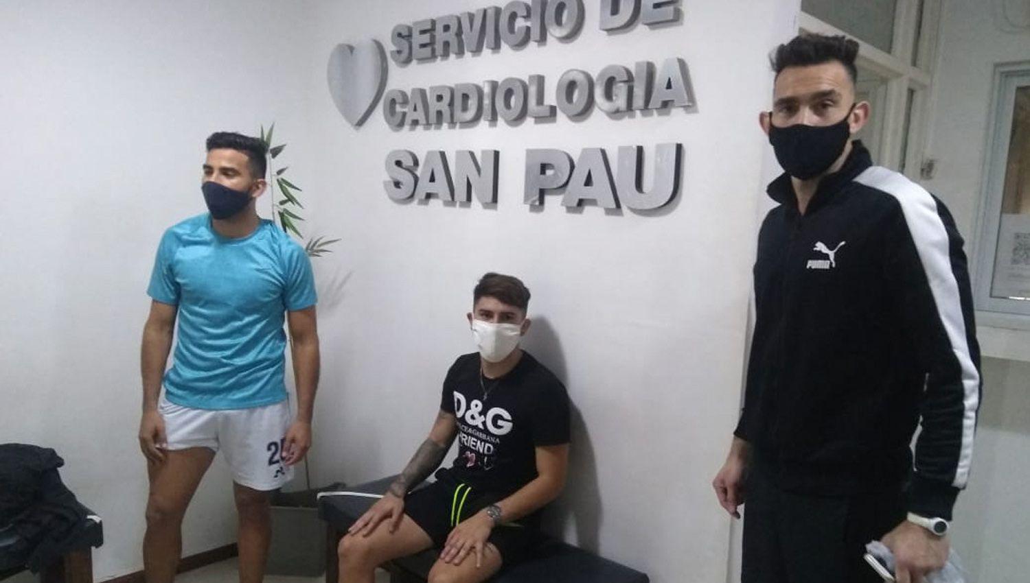 Jonathan Bay Leandro Vella y Alejandro Snchez fueron
atendidos por el médico del plantel el Dr Mario Herrera