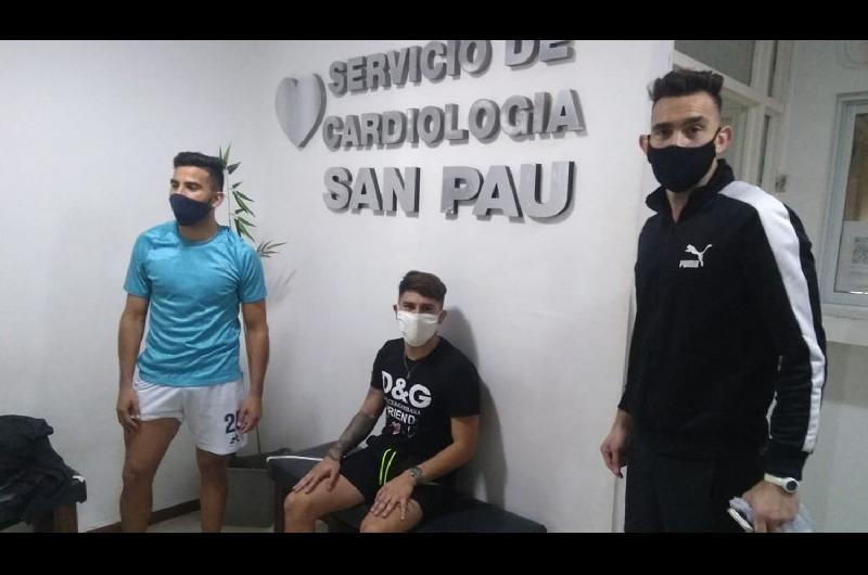 Jonathan Bay Leandro Vella y Alejandro Snchez fueron
atendidos por el médico del plantel el Dr Mario Herrera