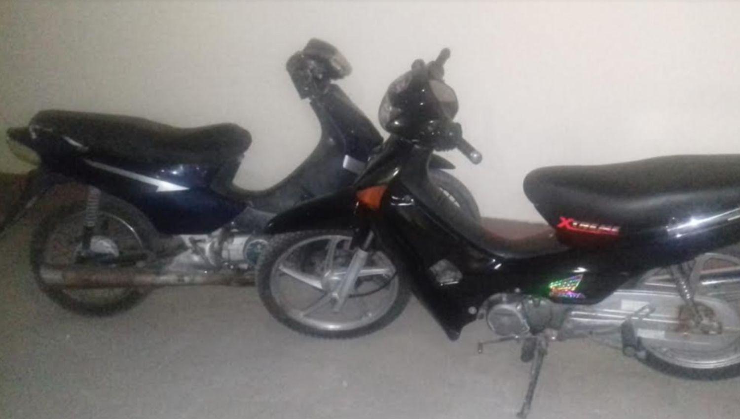 La policiacutea recuperoacute dos motocicletas y una bicicleta que habiacutean sido sustraiacutedas