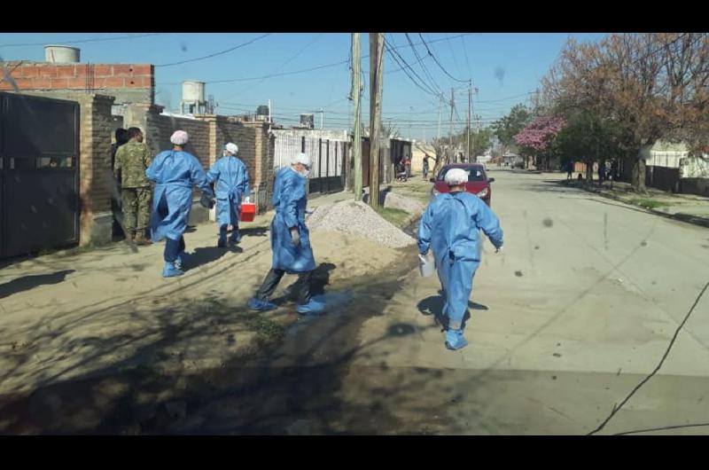 Coronavirus en Santiago- efectuaron testeos raacutepidos en los Bdeg Campo Contreras y en El Vinalar