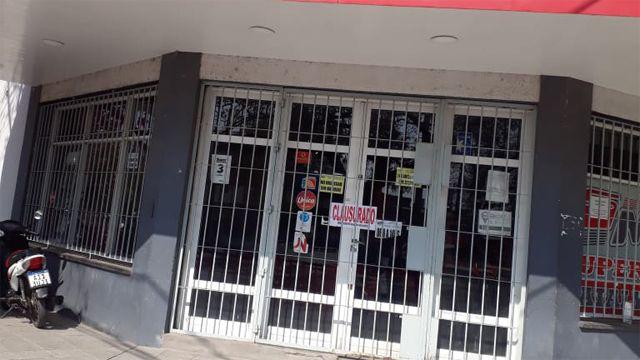 Clausuraron un supermercado por exceso de personas dentro del local