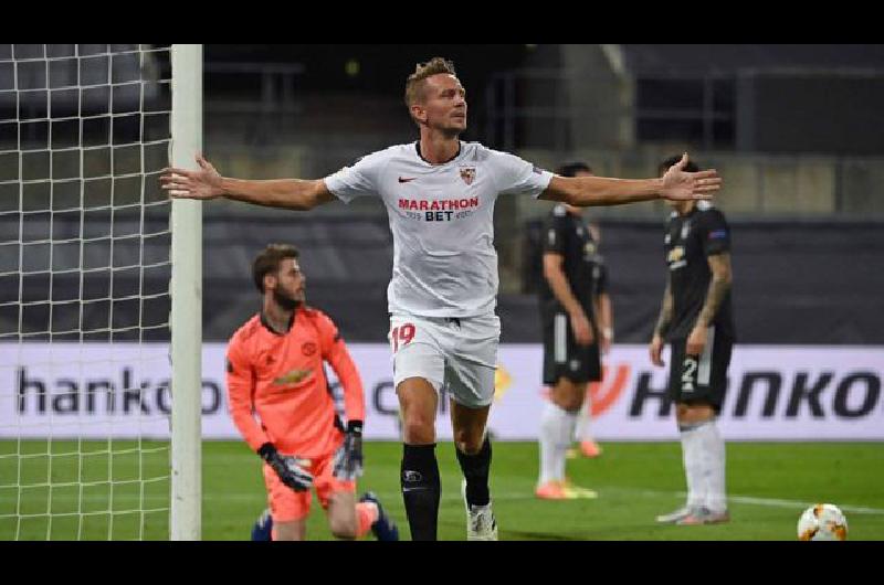 Sevilla le ganoacute a Manchester United y se metioacute en la final de la Europa League