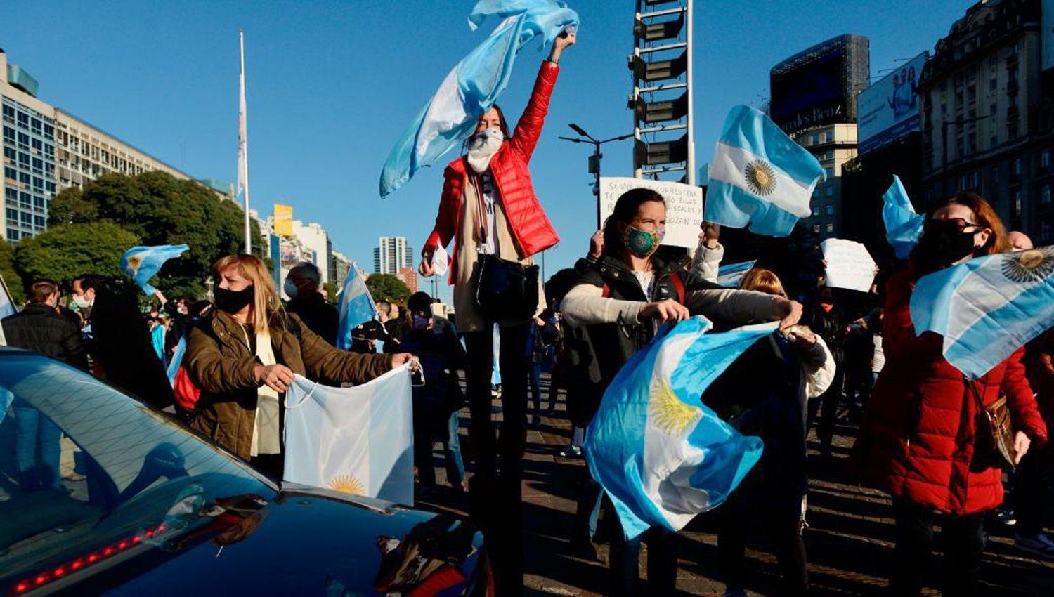 Banderazo en el Obelisco y en distintos lugares del paiacutes