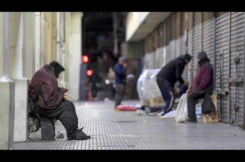 Durante julio una familia necesitoacute casi 45000 para no caer en la pobreza