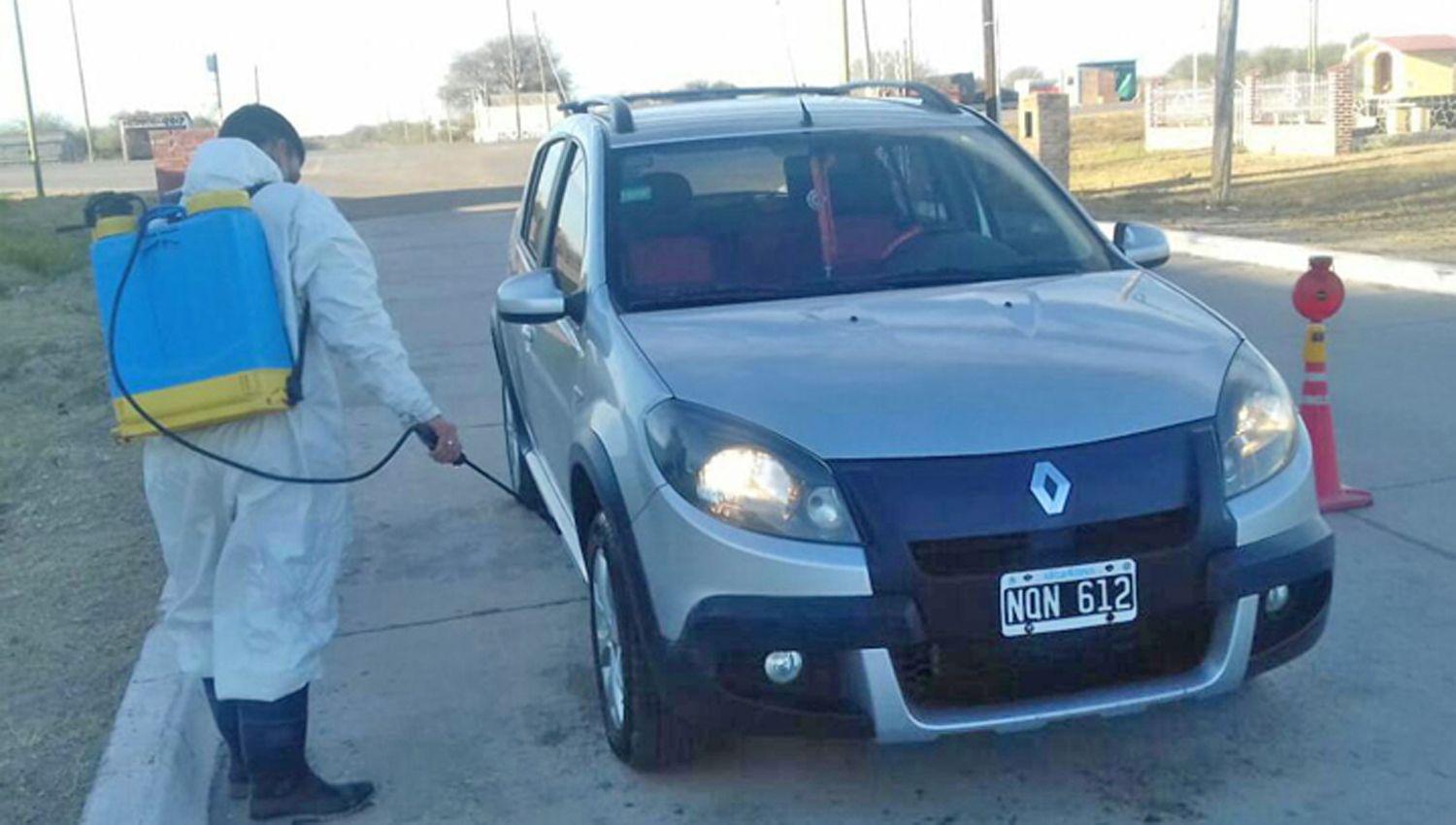 Este puesto de control est� ubicado frente a las instalaciones del estadio Club Atlético Laprida
