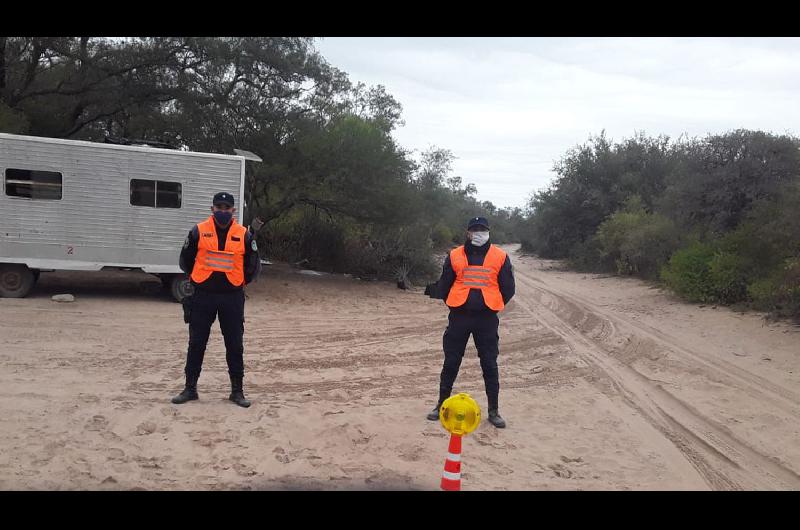 El personal policial hace rigurosos controles en el vasto territorio de la provincia de Santiago del Estero