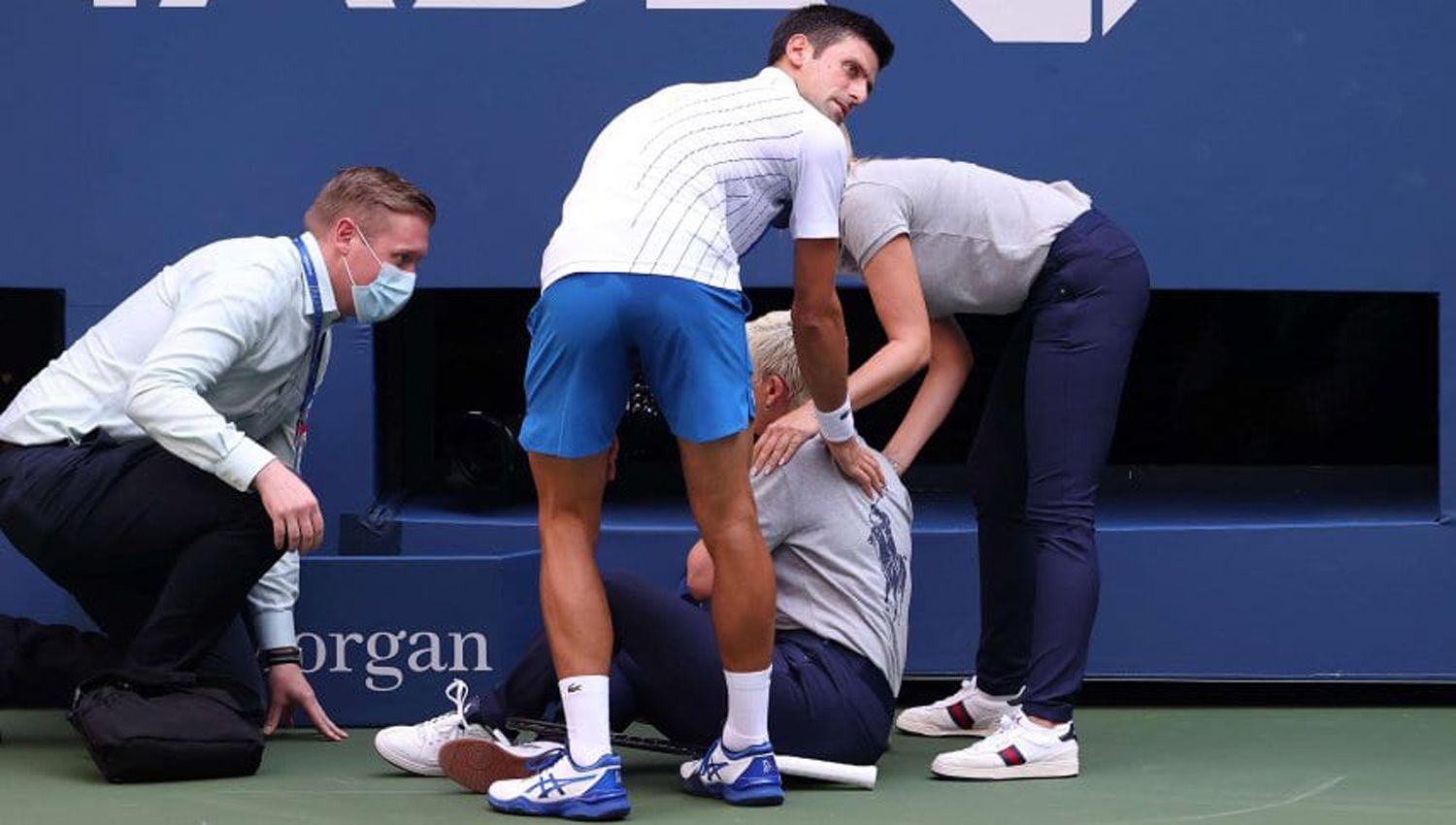 VIDEO  Descalificaron al serbio Novak Djokovic del Us Open por un pelotazo a una jueza de liacutenea