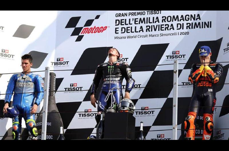 VIDEO  MotoGP- Vintildeales se alzoacute con el triunfo en Misano