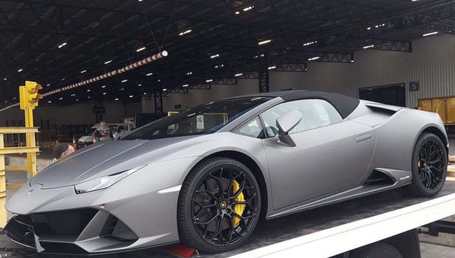 Quieacuten es el duentildeo de la Lamborghini que revolucionoacute Ezeiza