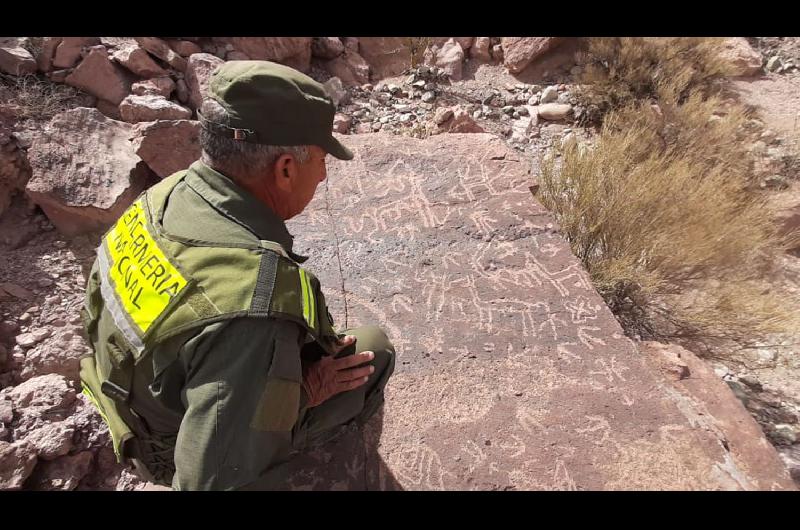 Asombroso hallazgo de piezas de arte ruprestre en la precordillera