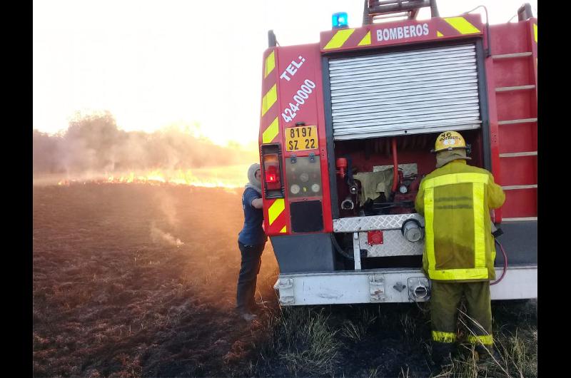 Registran graves incendios forestales en Villa Robles y Santa Mariacutea