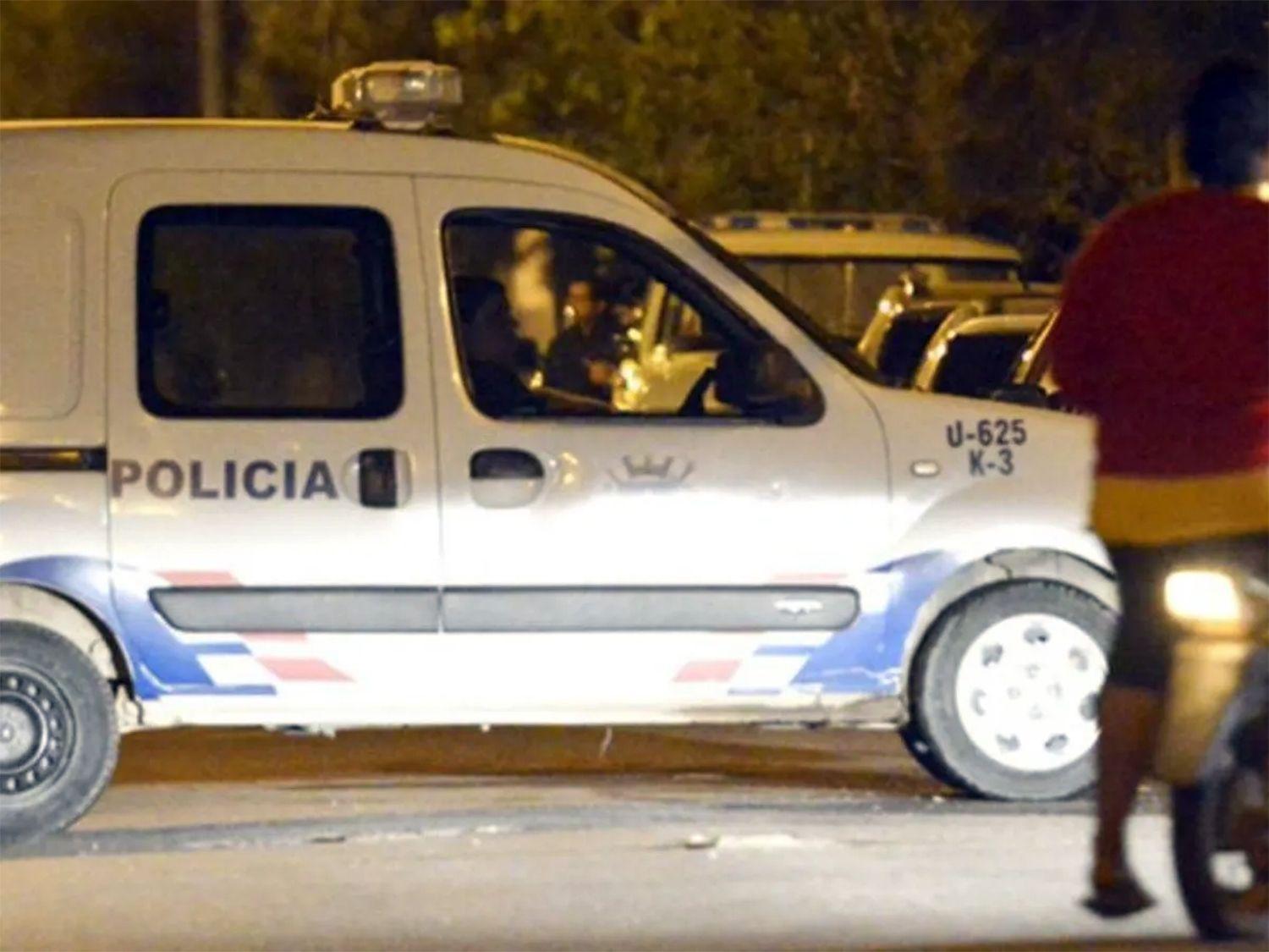 Dramaacutetico- queriacutea tirarse del tanque de una escuela en el barrio Siglo XXI