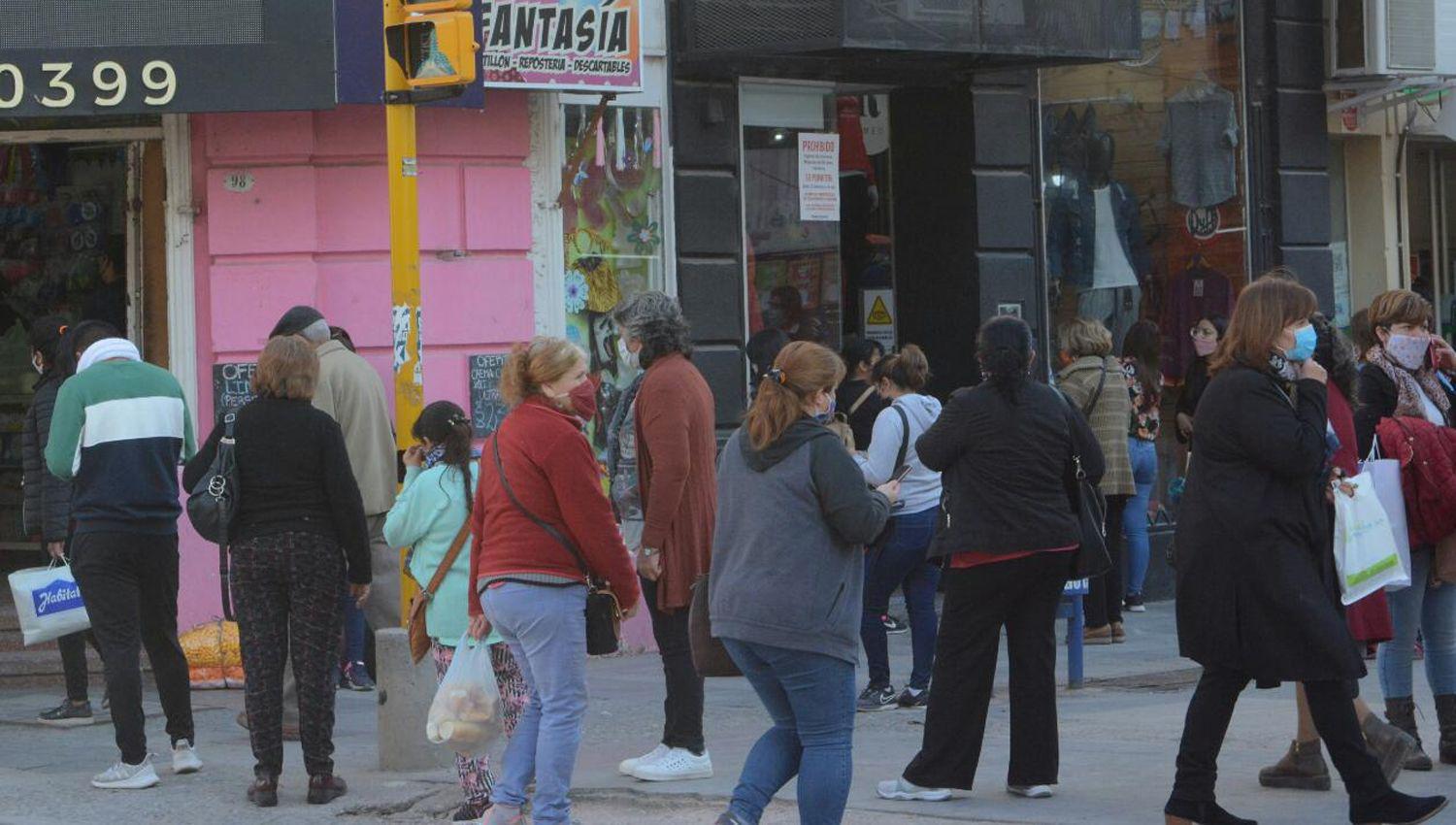 Nuevo horario de atencioacuten en comercios de la Capital y Banda