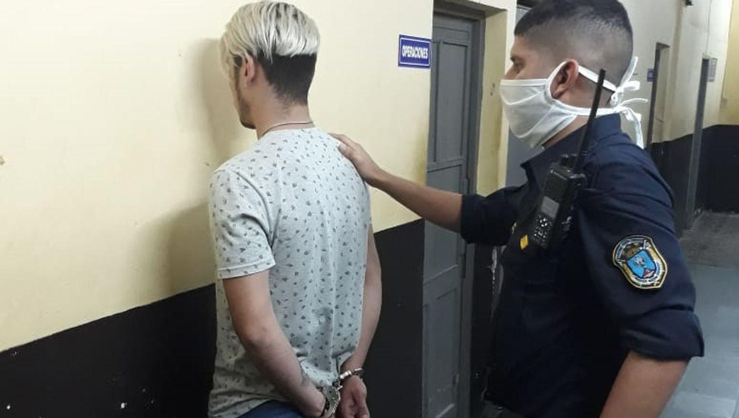 Sorprenden a un joven con varios gramos de marihuana en su poder